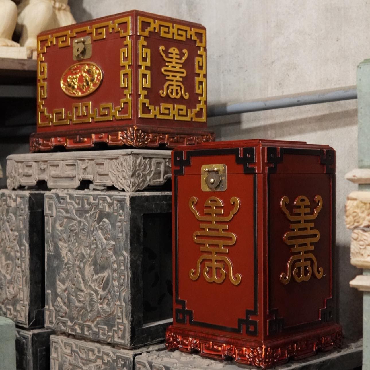 Nghệ nhân sơn mài tỉ mỉ hoàn thiện từng chi tiết